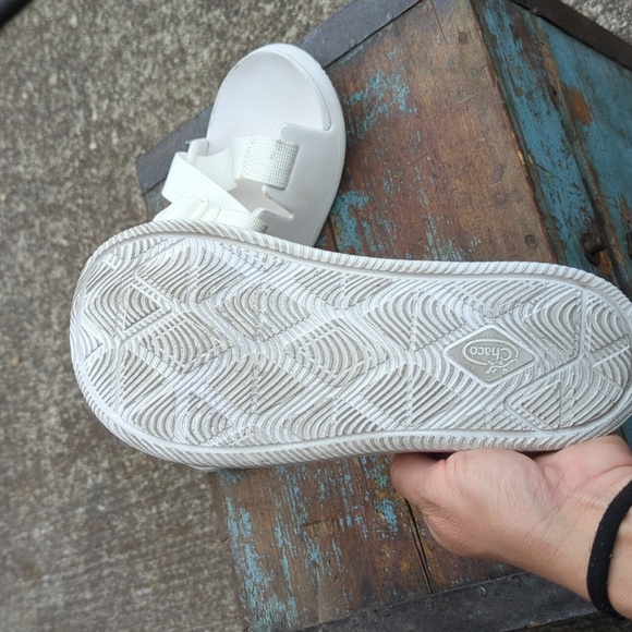 Chaco white sandals Women's Size 8 Last Chance - Picture 3 of 4